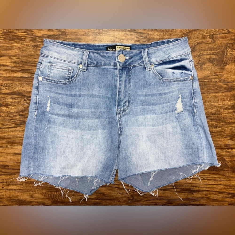 Suzanne Betro Mid Rise 4 inch Denim Shorts Size 8